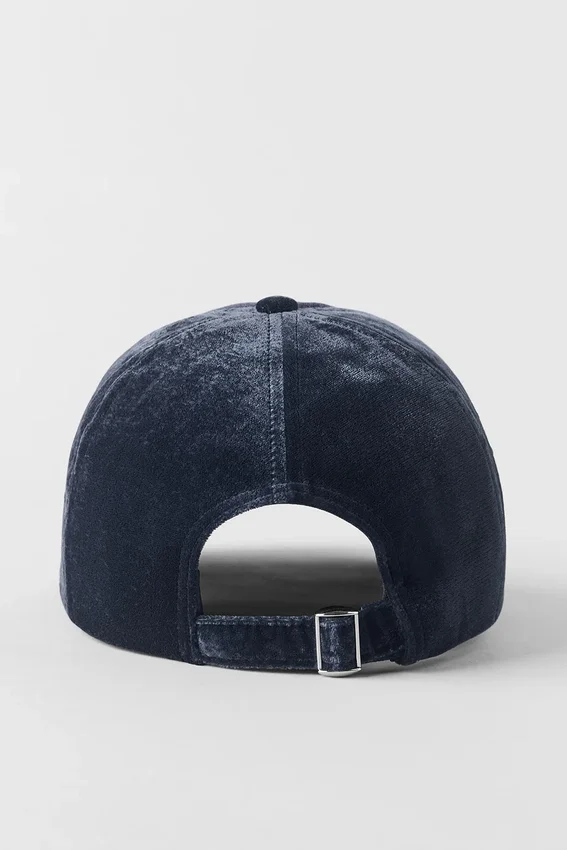 Aksamitna czapka Off-Duty – granatowa
