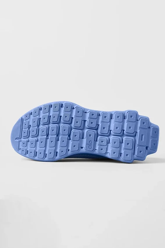Alo Runner – Crystal Clear Blue
