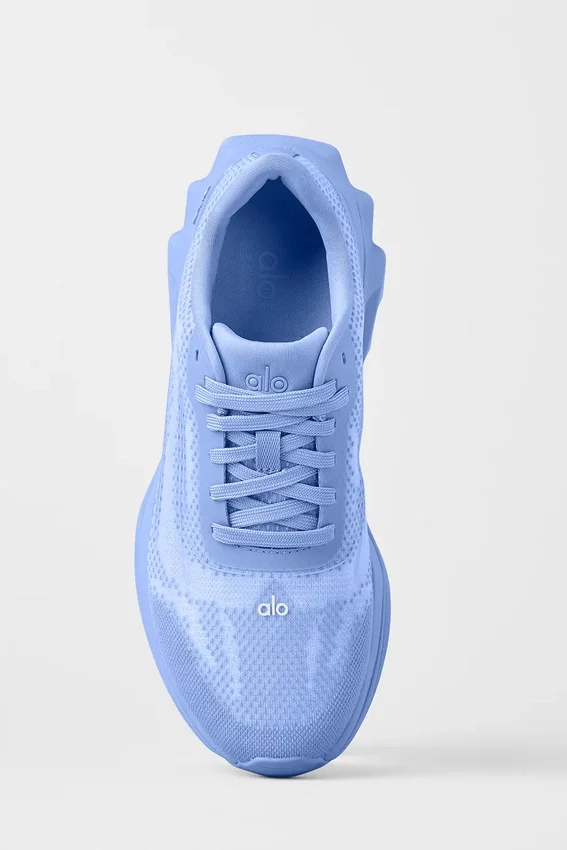 Alo Runner – Crystal Clear Blue