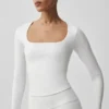 Alo Softsculpt Precision z długim rękawem – biały