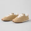Alo Sunset Sneakersy + Jisoo – Caramel Cream