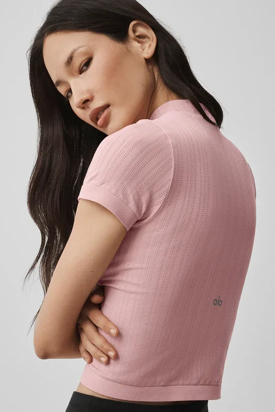 Bezszwowa bluzka w stylu szortów z krótkim rękawem i stójką z dzianiny typu pointelle – Vintage Pink