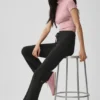 Bezszwowa bluzka w stylu szortów z krótkim rękawem i stójką z dzianiny typu pointelle – Vintage Pink