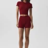 Bezszwowe szorty z modalu z prążkowanym wzorem i krótkim rękawem – kolor Summer Romance Red