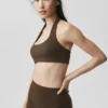Biustonosz typu halter Alo Softsculpt Feel the Heat – kolor espresso