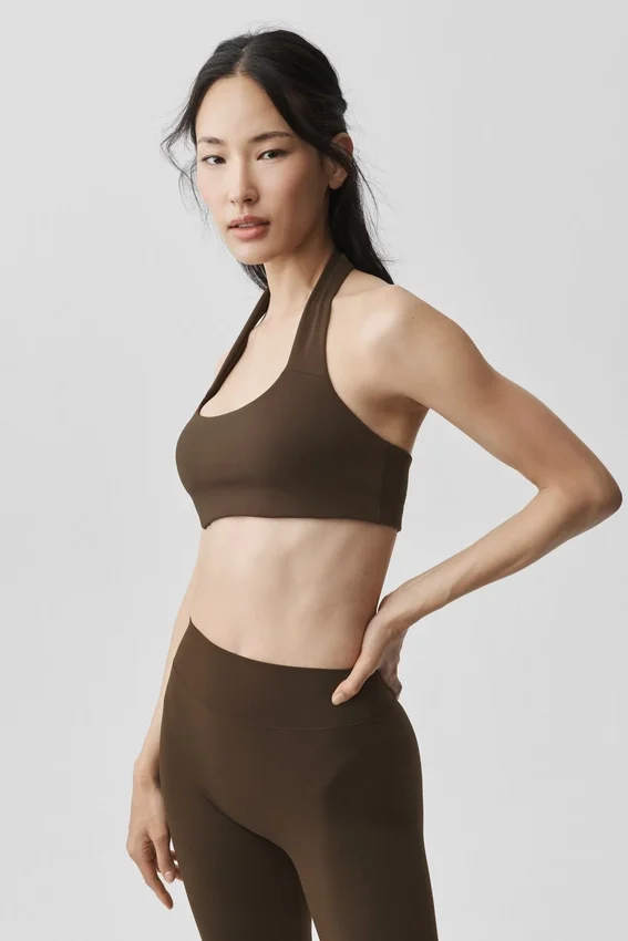Biustonosz typu halter Alo Softsculpt Feel the Heat – kolor espresso