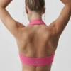 Biustonosz typu halter Alo Softsculpt Feel the Heat – kolor Paradise Pink