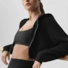 Bluza z kapturem i zamkiem „Sweet Escape” – czarna