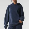 Bluza z kapturem „Make Waves” – granatowy odcień