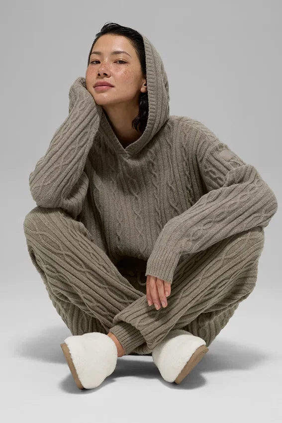 Bluza z kapturem Winter Bliss z dzianiny warkoczowej – jasny kolor kakao
