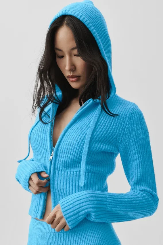 Bluza z kapturem z wełny i kaszmiru z prążkowanymi wstawkami i zamkiem na całej długości – Noble – Azure Blue