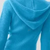 Bluza z kapturem z wełny i kaszmiru z prążkowanymi wstawkami i zamkiem na całej długości – Noble – Azure Blue