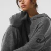 Bluza z kapturem z wełny i kaszmiru z serii New Class – Platinum Grey
