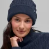 Czapka zimowa „Winter Bliss” z wzorem warkoczowym – granatowa