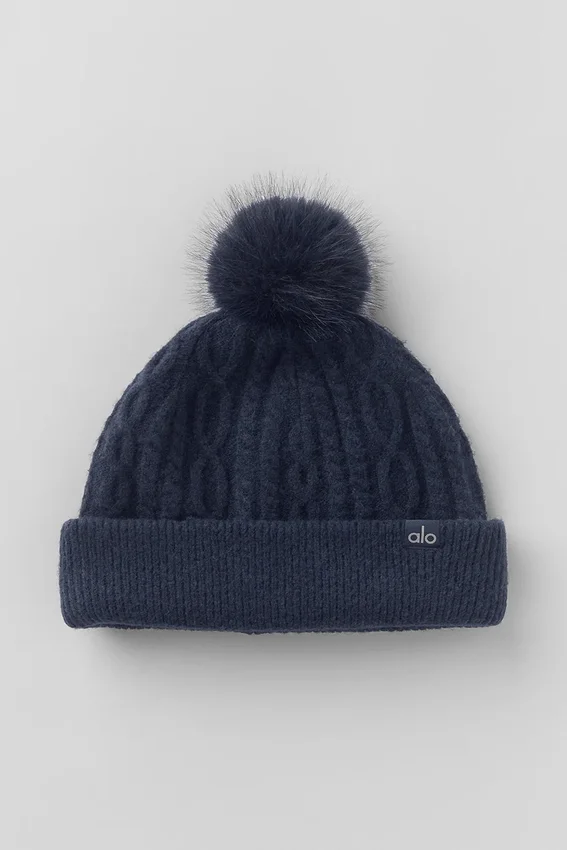 Czapka zimowa „Winter Bliss” z wzorem warkoczowym – granatowa