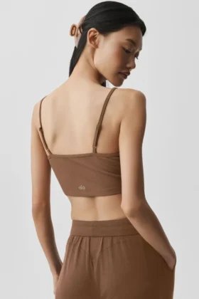 Delikatny top na ramiączkach z prążkowanej dzianiny – brązowy „Sun Kissed”