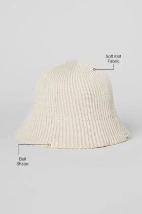 Dżinsowa czapka typu cloche z dzianiny – kość słoniowa/mleko owsiane