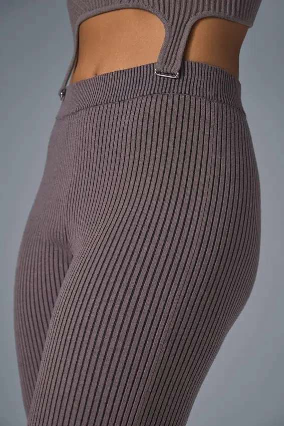 Dżinsowe spodnie z dzianiny z High-Waist i rozszerzanymi nogawkami – Raisinette/czarne