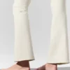 High-Waist Airbrush 7/8 Bootcut Legginsy – kolor kości słoniowej