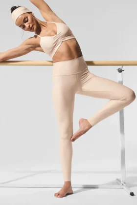 High-Waist Airlift Legging – kolor orzech makadamia