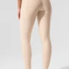 High-Waist Airlift Legging – kolor orzech makadamia