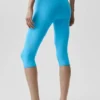 High-Waist Alosoft Capri w stylu kultowych lat 90. – błękitny
