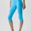 High-Waist Alosoft Capri w stylu kultowych lat 90. – błękitny
