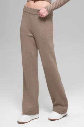 High-Waist Cashmere Wool Pants with Wide Legs from the New Class Collection – Chai Latte