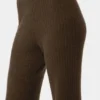 High-Waist kaszmirowe spodnie o puszystej fakturze waflowej – kolor espresso