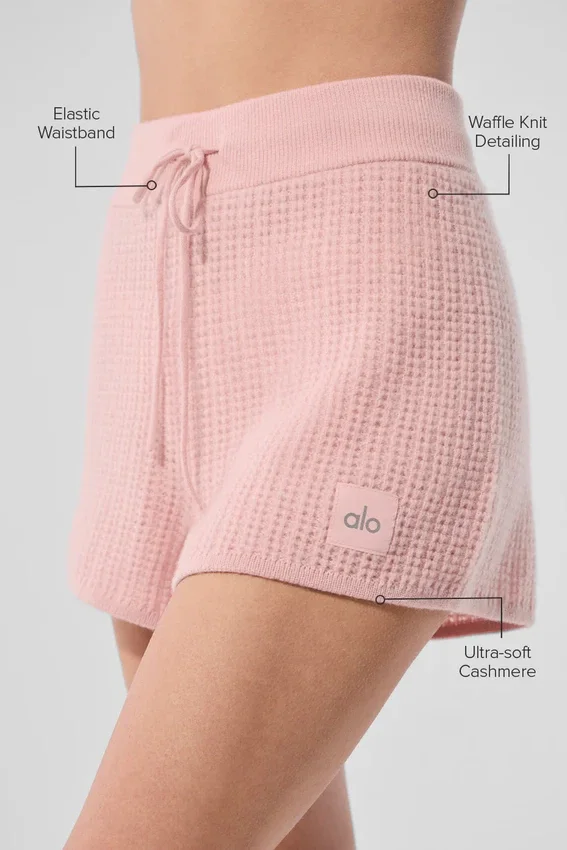 High-Waist kaszmirowe szorty o puszystej fakturze waflowej – kolor różowy kwarc