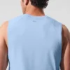 Koszulka bez rękawów Alo Vapor Muscle – kolor Seashell Blue
