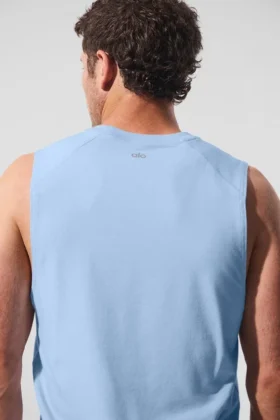 Koszulka bez rękawów Alo Vapor Muscle – kolor Seashell Blue
