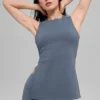 Koszulka bez rękawów z biustonoszem Alo Softsculpt Precision Full Length – kolor Bluestone