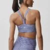 Koszulka bez rękawów z wbudowanym biustonoszem Airlift Gingham Sleek – granatowa w kratkę
