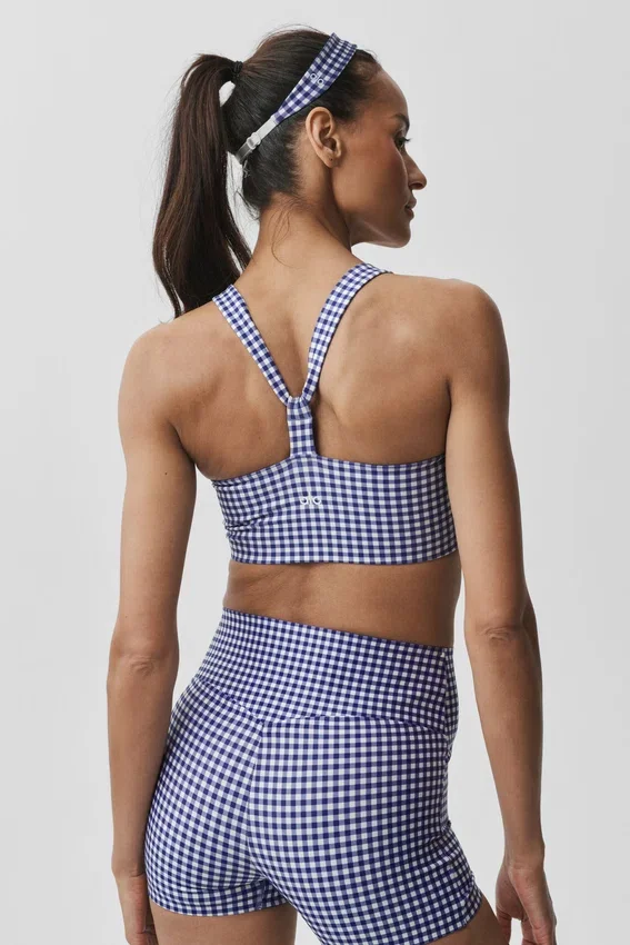 Koszulka bez rękawów z wbudowanym biustonoszem Airlift Gingham Sleek – granatowa w kratkę