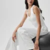 Koszulka bez rękawów z wbudowanym biustonoszem Alo Softsculpt No Nonsense – White