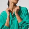 Krótka bluza z kapturem i zamkiem na całej długości „Breezy” – Spruce Green