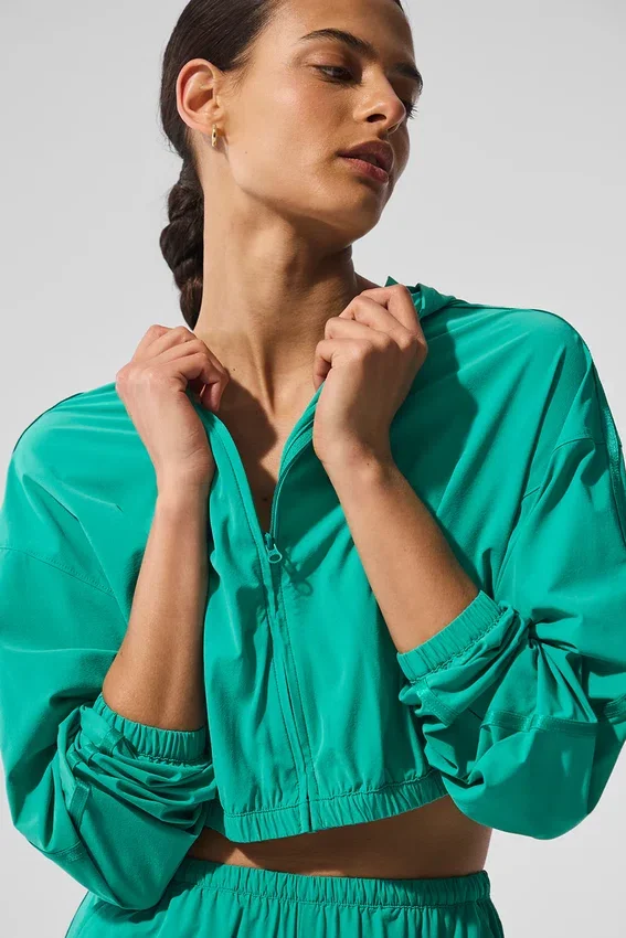Krótka bluza z kapturem i zamkiem na całej długości „Breezy” – Spruce Green