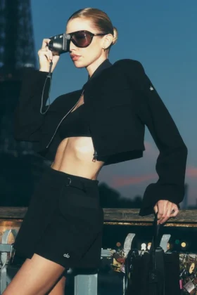 Krótka kurtka Main Character – czarna