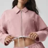 Krótka kurtka z zamkiem na całej długości z serii „Fan Favorite” – Vintage Pink