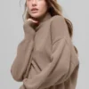 Krótki sweter z golfem New Class z wełny i kaszmiru – Chai Latte