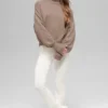 Krótki sweter z golfem New Class z wełny i kaszmiru – Chai Latte