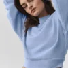 Krótki sweter z okrągłym dekoltem Accolade – jasnoniebieski w odcieniu Provence