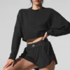 Krótki sweter z okrągłym dekoltem Sway – czarny