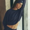 Krótki sweter z okrągłym dekoltem Sway – granatowy