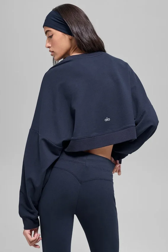 Krótki sweter z okrągłym dekoltem Sway – granatowy