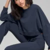 Krótki sweter z okrągłym dekoltem Sway – granatowy