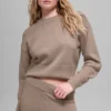 Krótki sweter z wełny i kaszmiru z okrągłym dekoltem z kolekcji New Class – Chai Latte