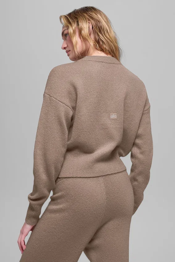 Krótki sweter z wełny i kaszmiru z okrągłym dekoltem z kolekcji New Class – Chai Latte