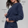 Krótki sweter z wełny i kaszmiru z okrągłym dekoltem z kolekcji New Class – granatowy